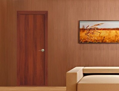 В комнате установлены двери цвета итальянского ореха